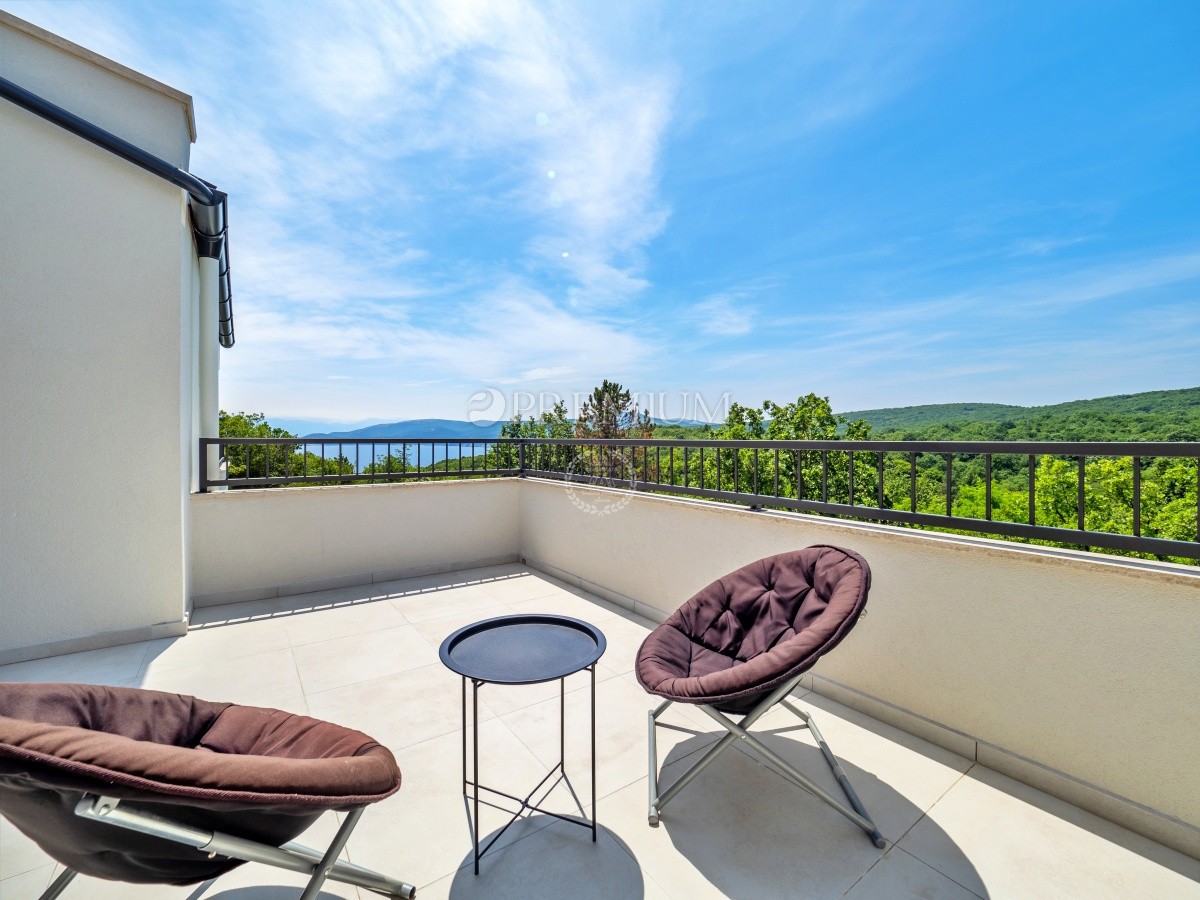 Dintorni di Vrbnik, casa con piscina in una posizione tranquilla!