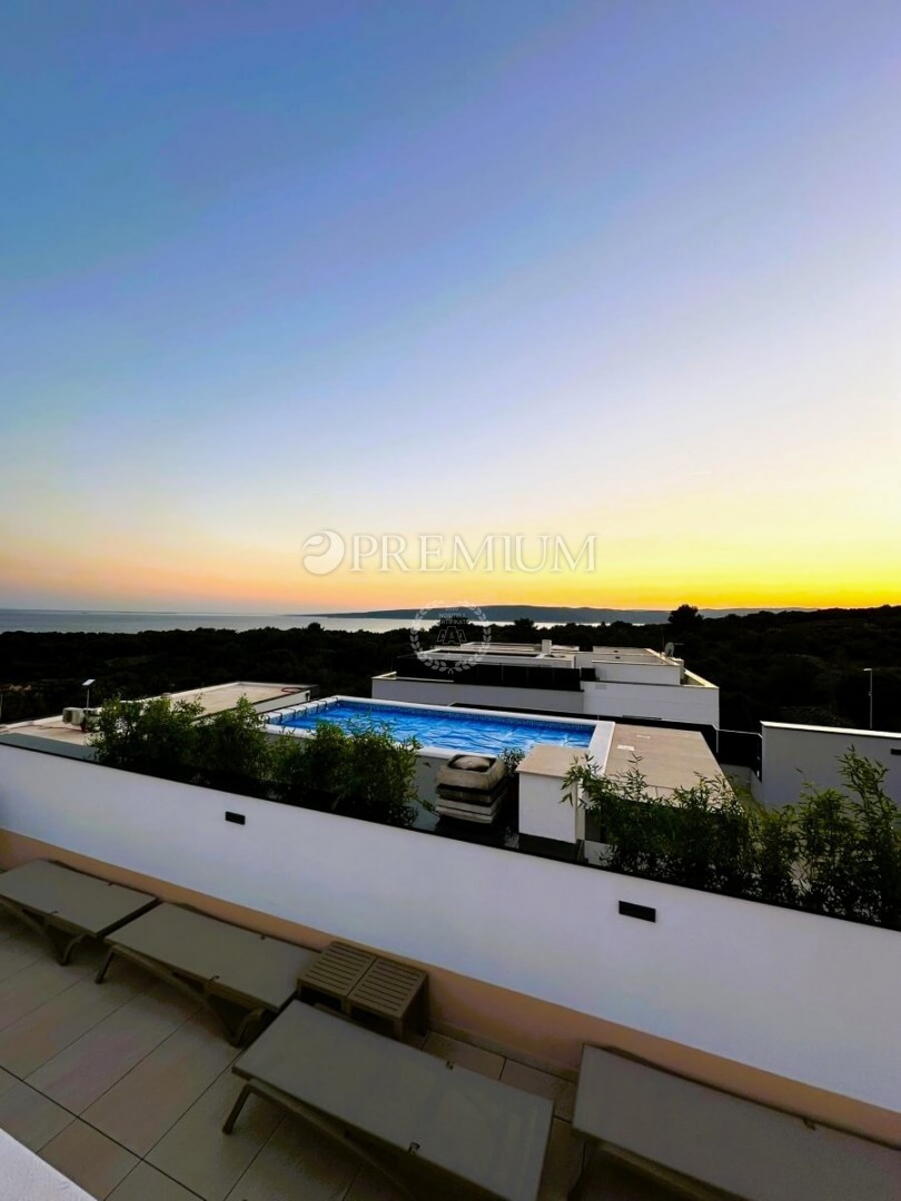 Krk, nuova costruzione, appartamento con terrazza sul tetto!