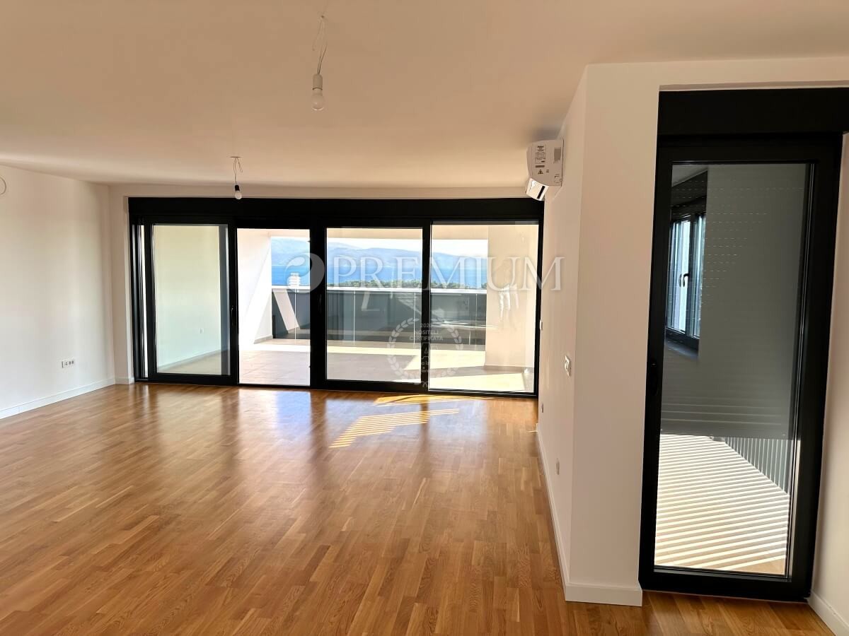 Krk, nuova costruzione, appartamento con terrazza sul tetto!