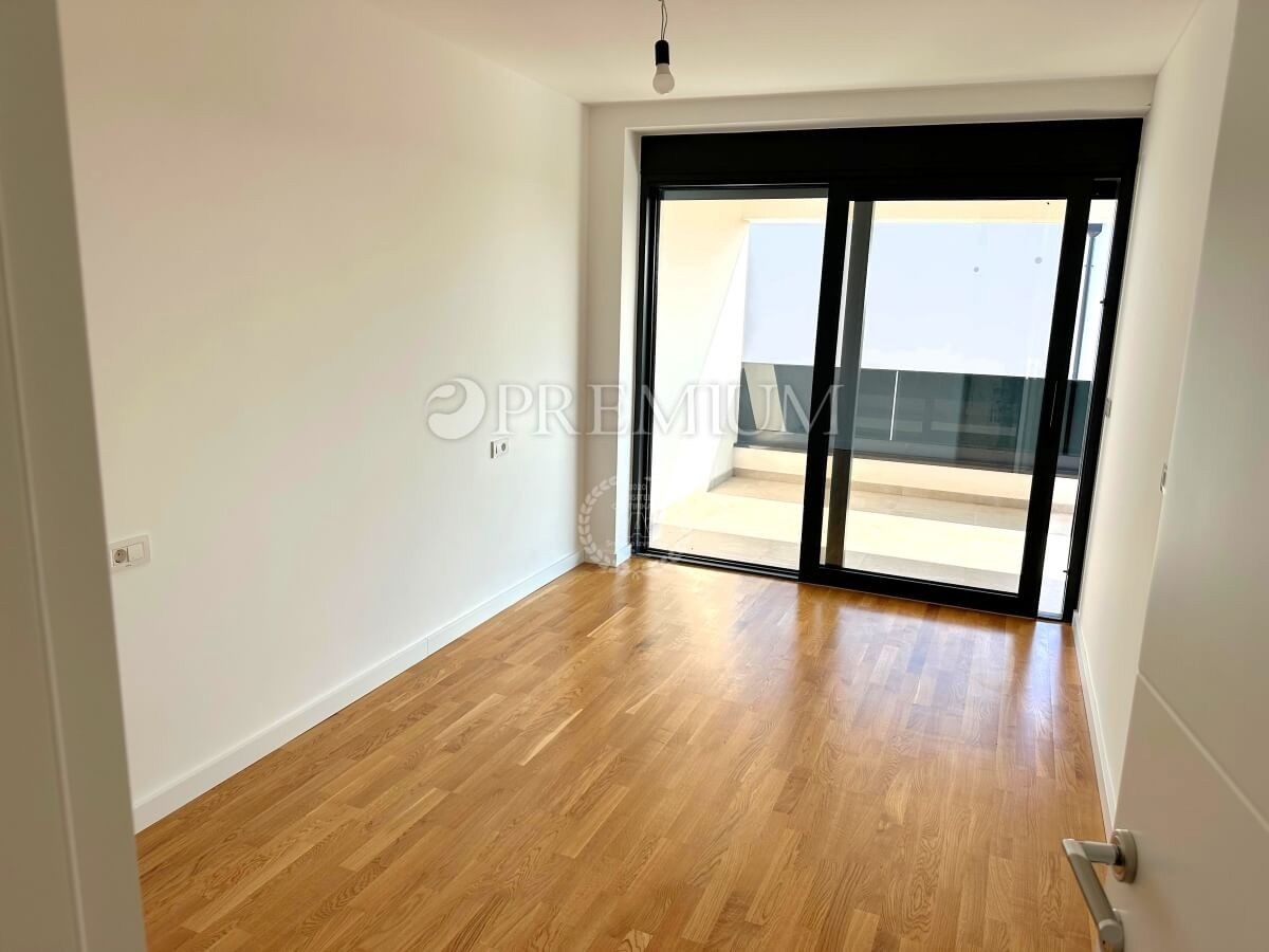 Krk, nuova costruzione, appartamento con terrazza sul tetto!