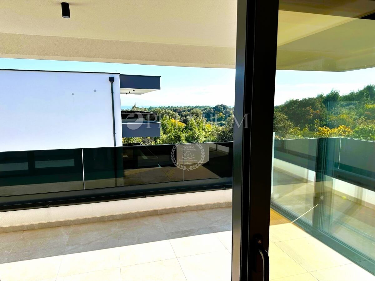 Krk, nuova costruzione, appartamento con terrazza sul tetto!