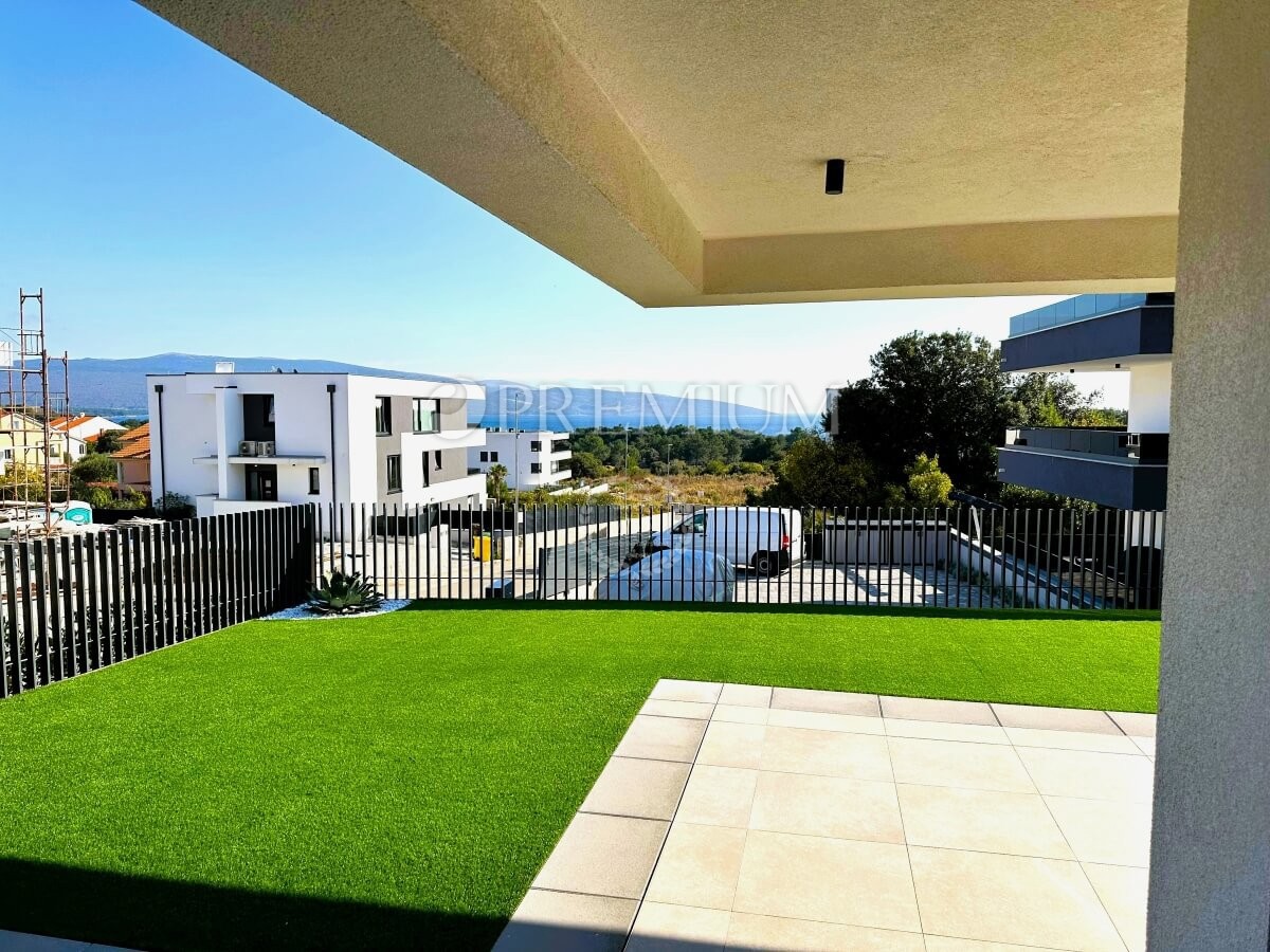 Krk, nuova costruzione, appartamento con terrazza sul tetto!