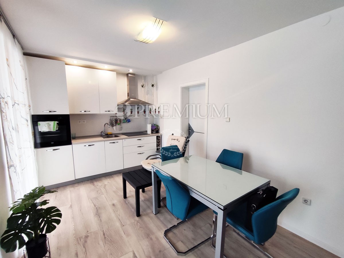 Malinska, appartamento in vendita al piano terra, 600 metri dal mare!