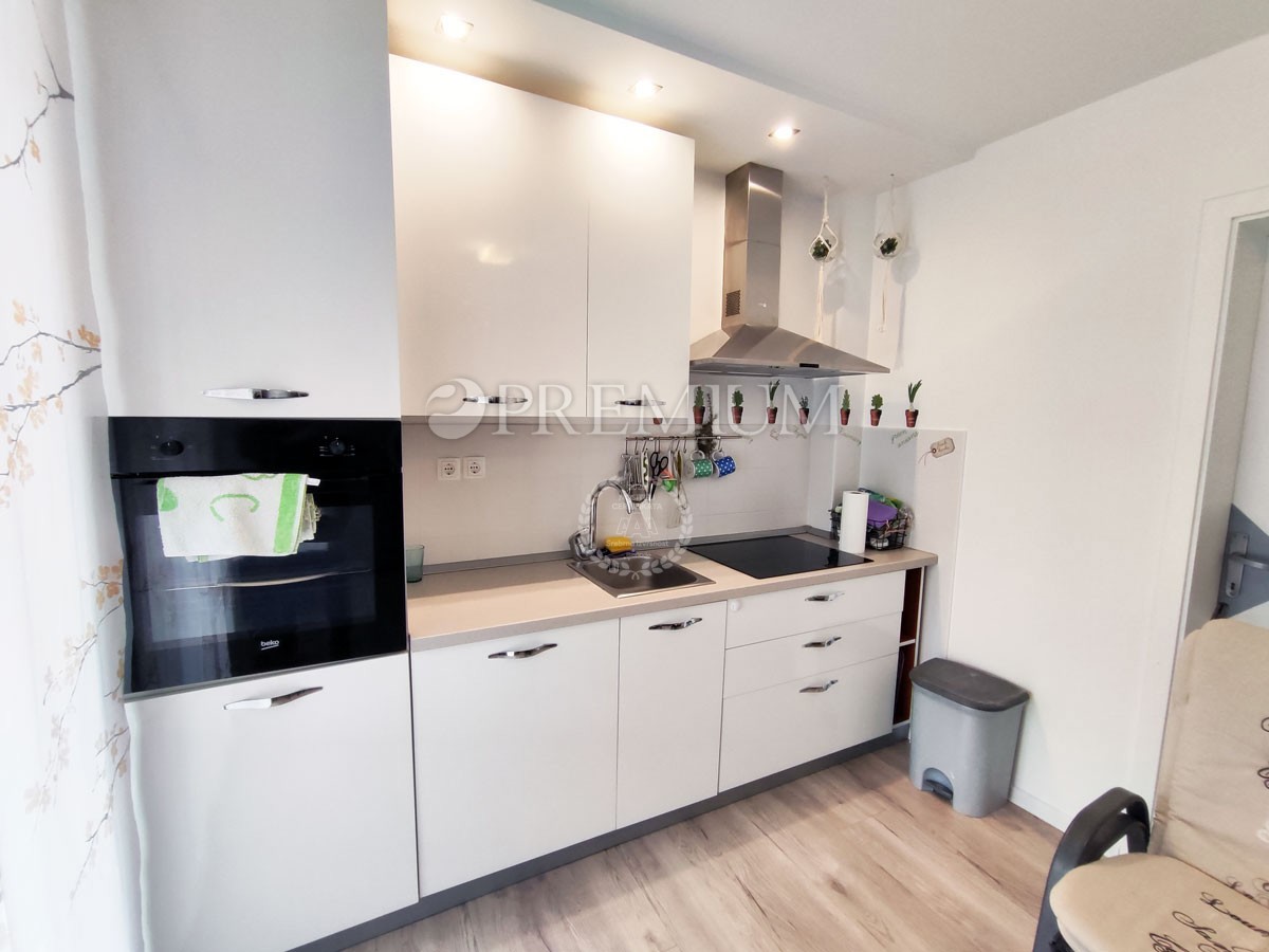 Malinska, appartamento in vendita al piano terra, 600 metri dal mare!