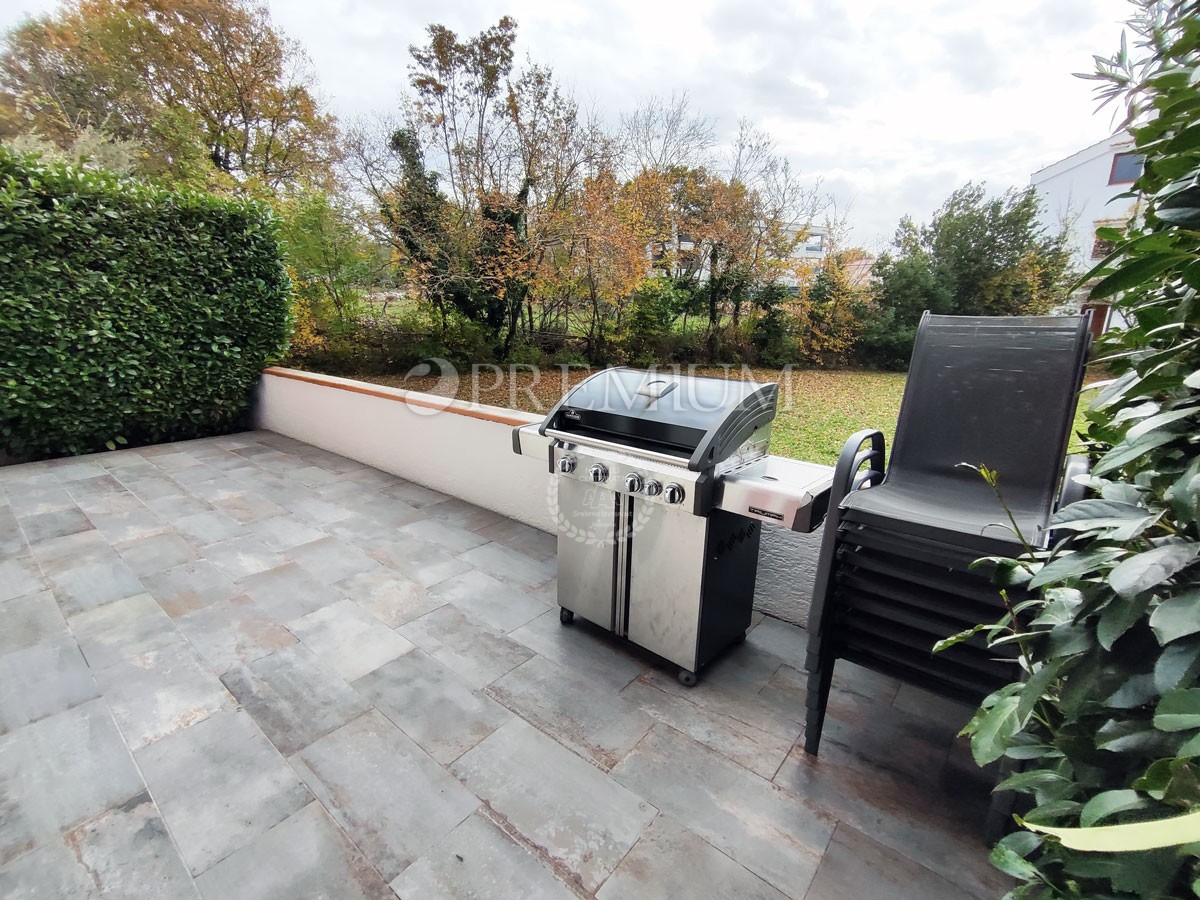 Malinska, appartamento in vendita al piano terra, 600 metri dal mare!