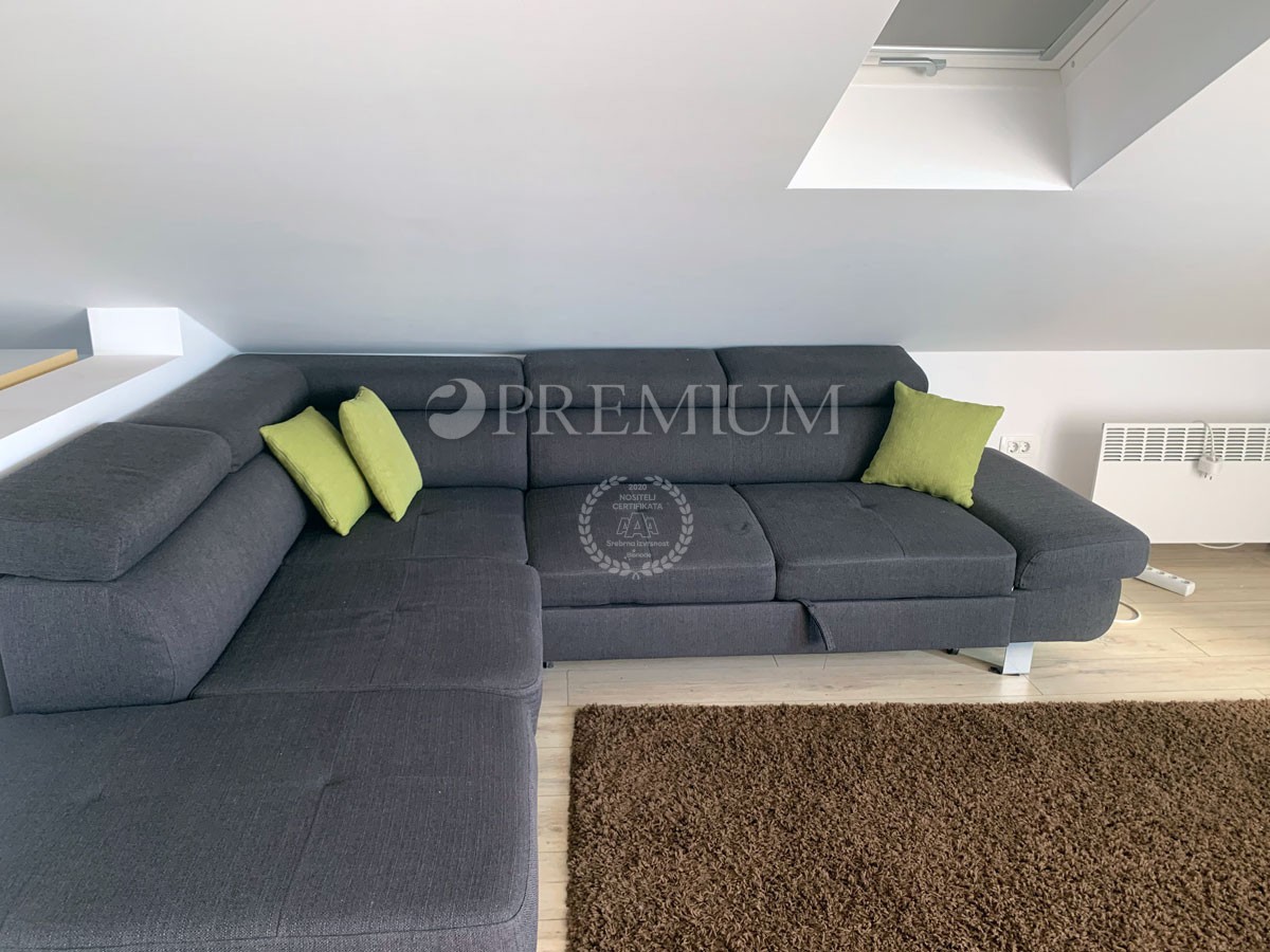 Njivice, vendita di una casa con 5 unità abitative e piscina!