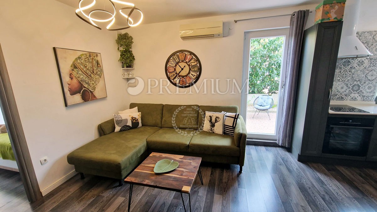 Città di Krk, appartamento in vendita al piano terra, vicino a tutti i servizi!