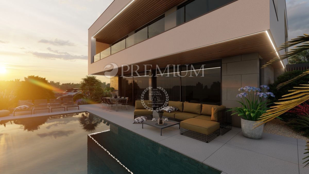 Krk, terreno edificabile con permesso, 2,5 km dal mare!