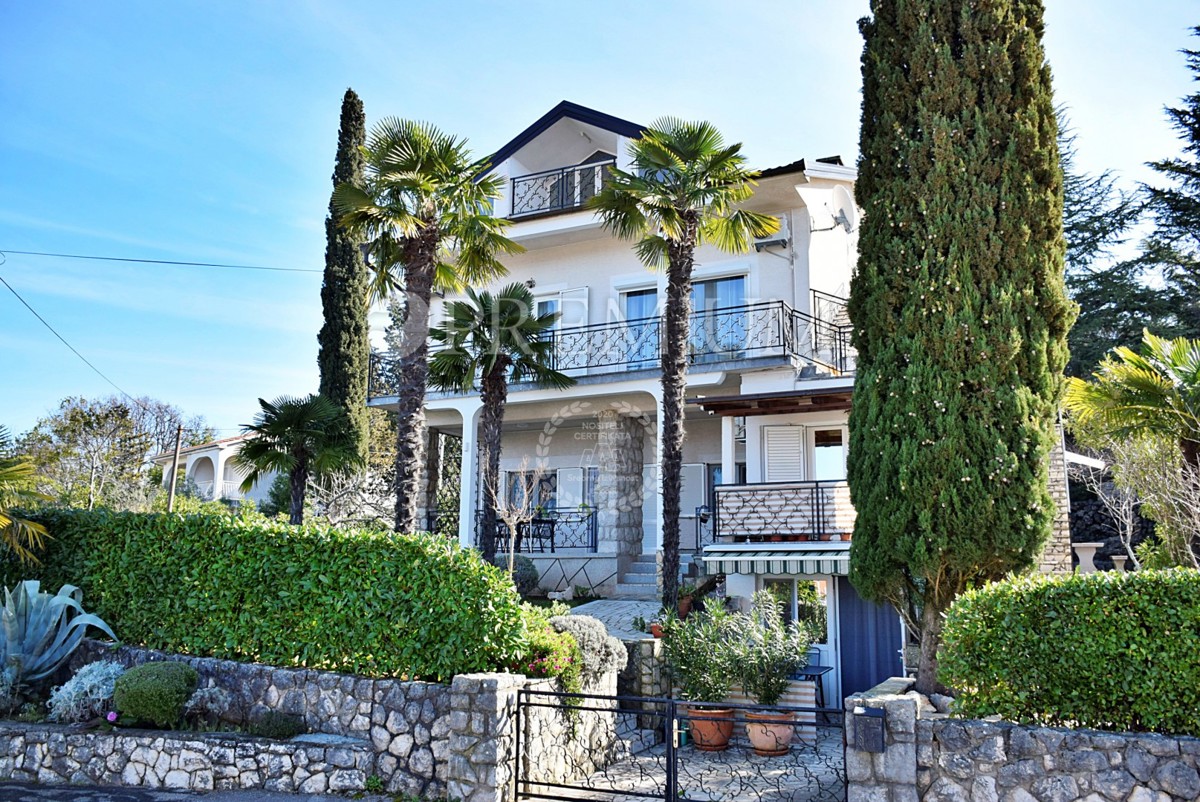 Malinska, in vendita, casa indipendente, a 100 m dalla spiaggia!