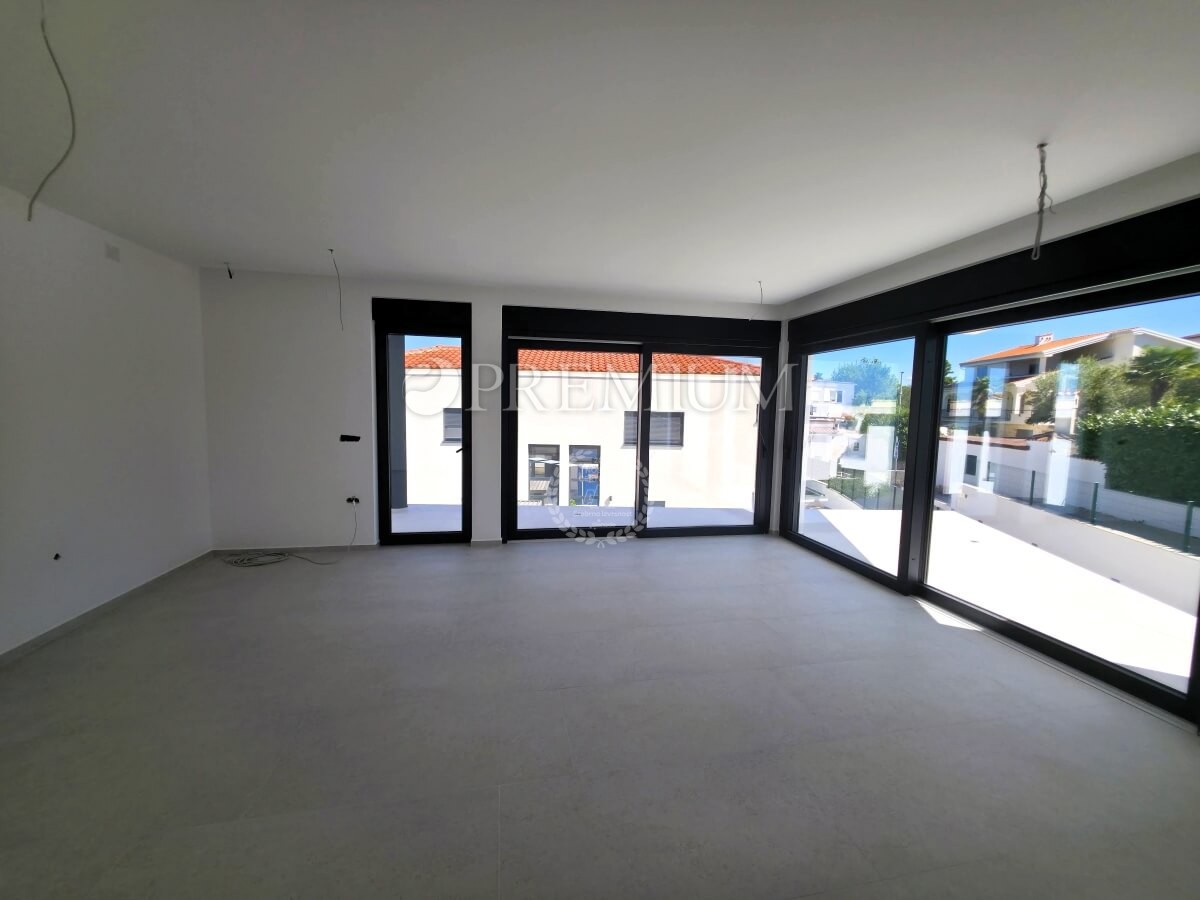 Malinska, imponente casa bifamiliare con piscina!