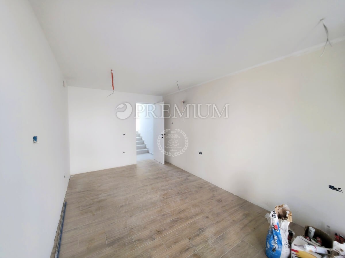Malinska, imponente casa bifamiliare con piscina!