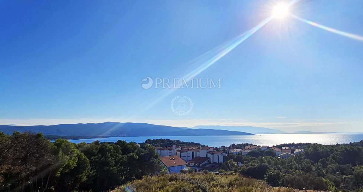 Città di Krk, terreno edificabile con vista mare!