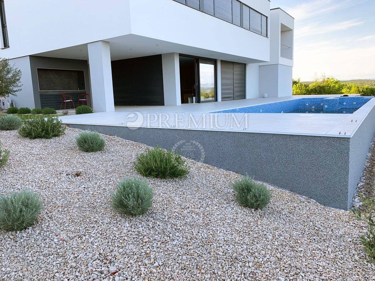 Krk, dintorni, nuova costruzione di lusso in vendita in una posizione tranquilla!