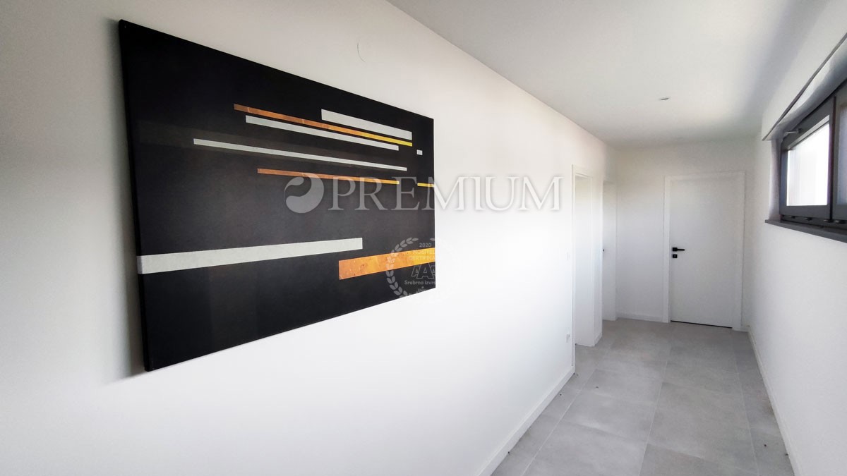 Krk, dintorni, nuova costruzione di lusso in vendita in una posizione tranquilla!