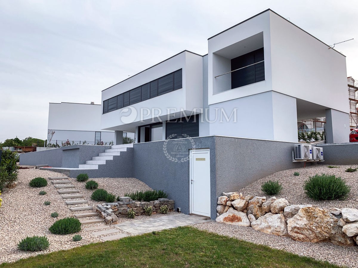 Krk, dintorni, nuova costruzione di lusso in vendita in una posizione tranquilla!