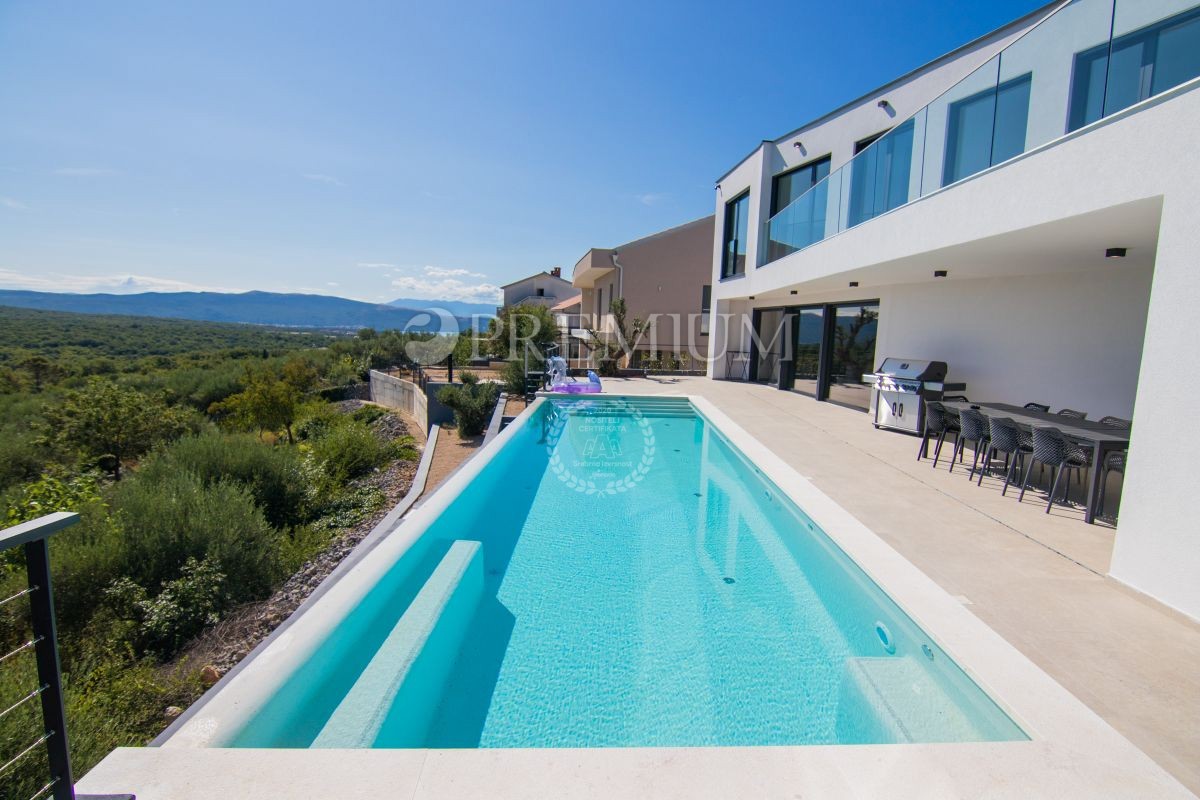 Krk, villa con piscina ai margini della zona di costruzione!