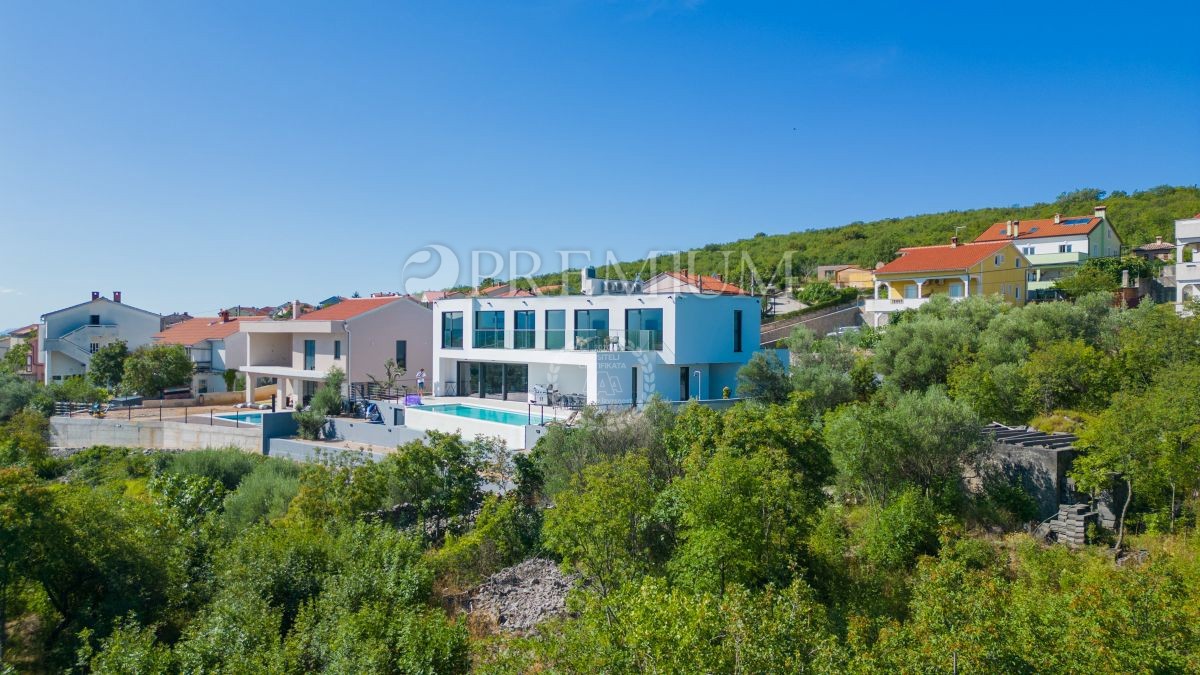 Krk, villa con piscina ai margini della zona di costruzione!