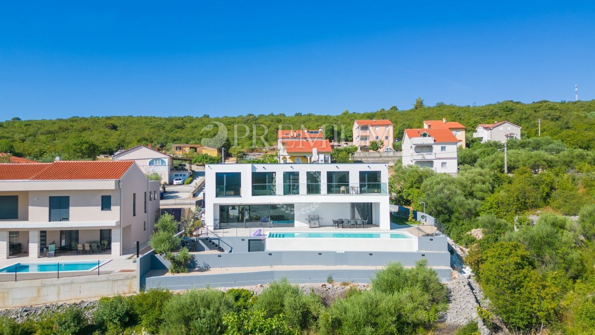 Krk, villa con piscina ai margini della zona di costruzione!