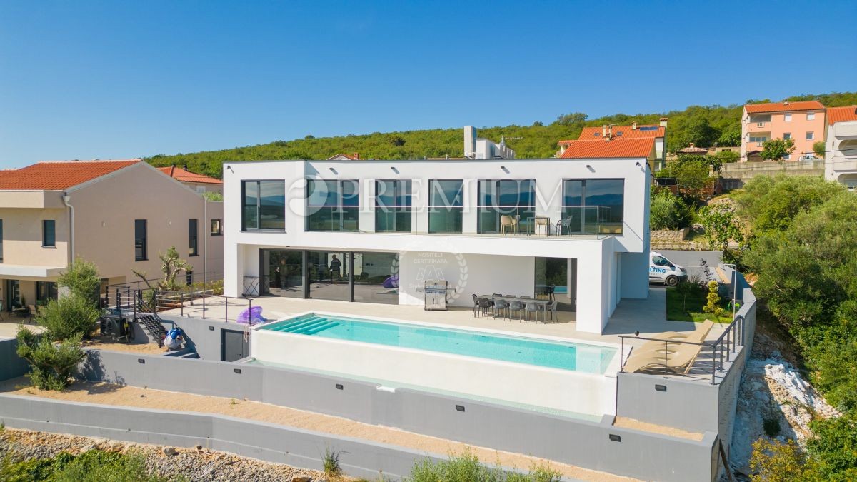 Krk, villa con piscina ai margini della zona di costruzione!