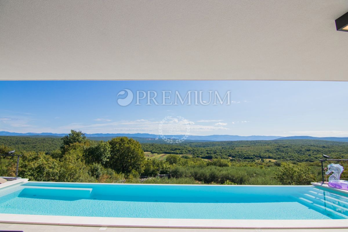 Krk, villa con piscina ai margini della zona di costruzione!