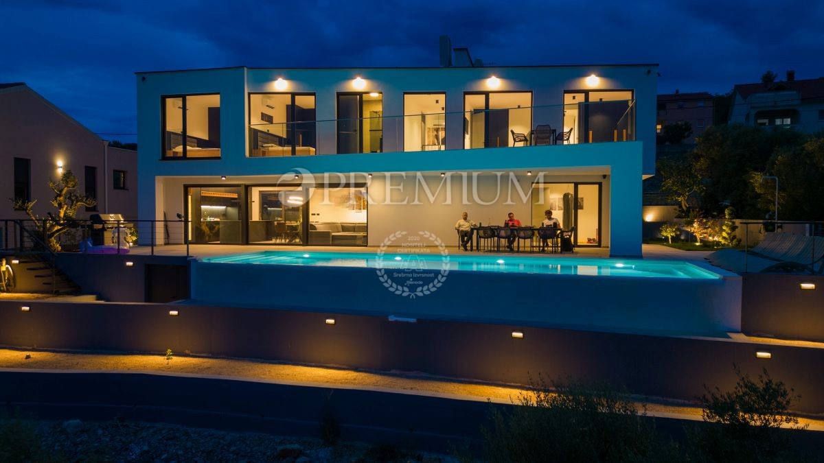 Krk, villa con piscina ai margini della zona di costruzione!