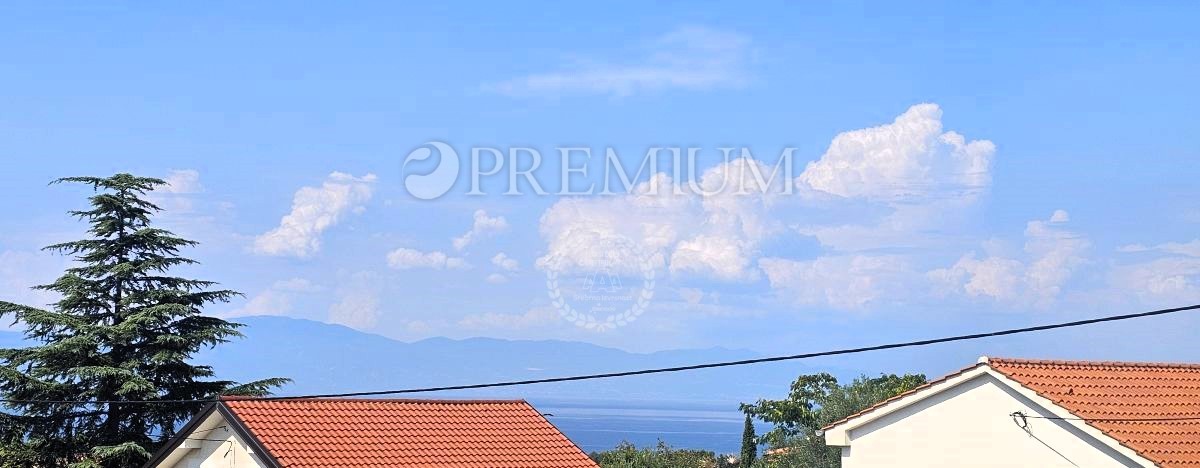 Malinska, vecchia casa e terreno con permesso di costruire!