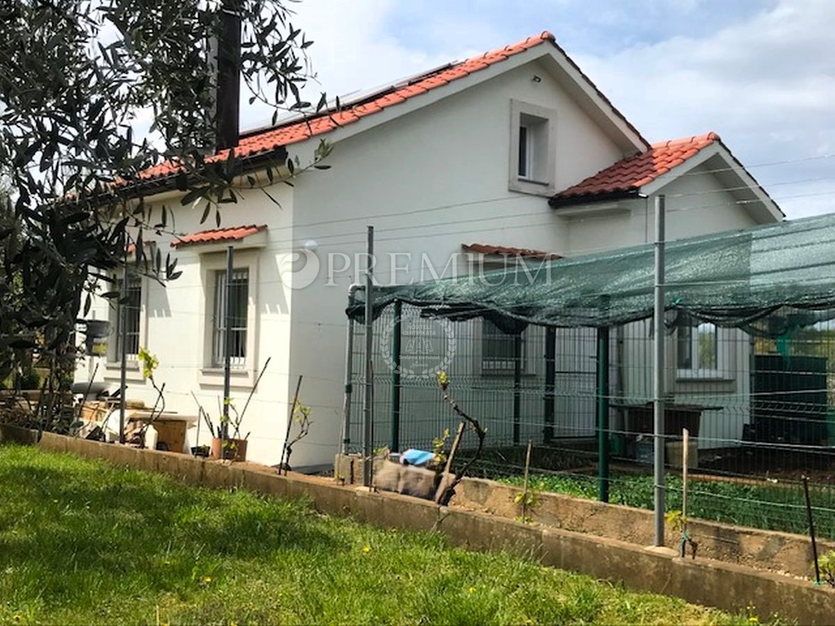 Malinska, casa colonica con uliveto e vista sul mare