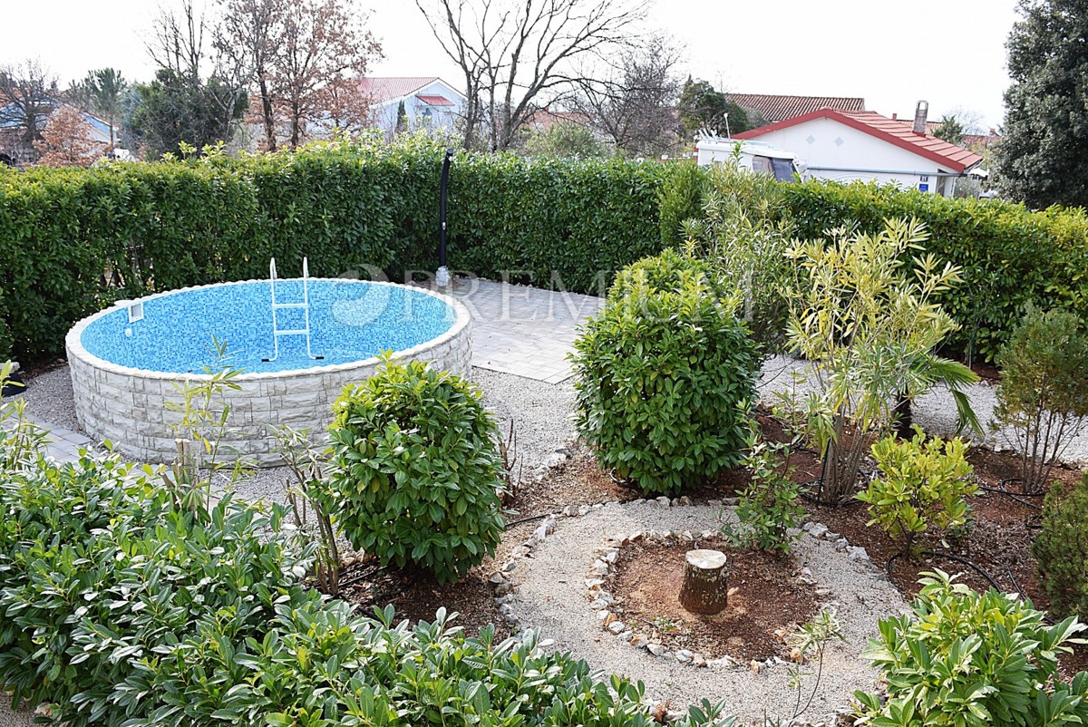 Isola di Krk, dintorni, casa arredata con piscina e giardino