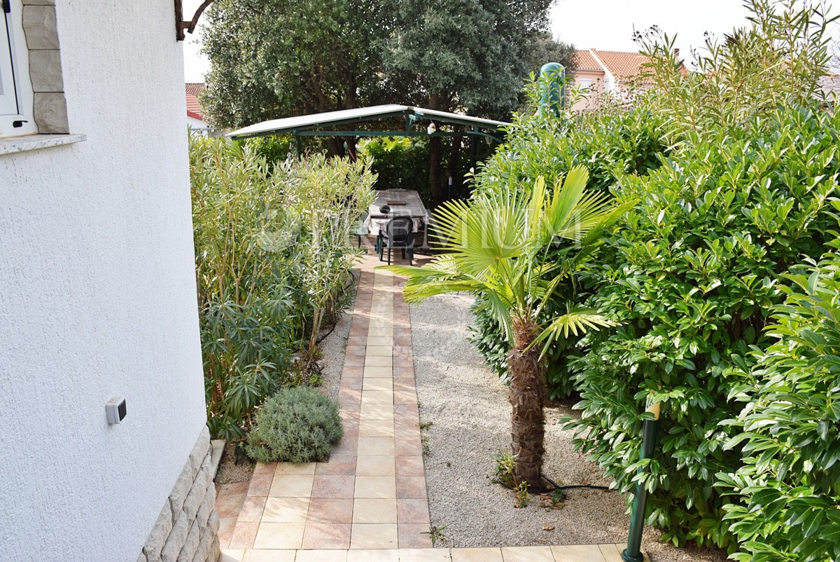 Isola di Krk, dintorni, casa arredata con piscina e giardino