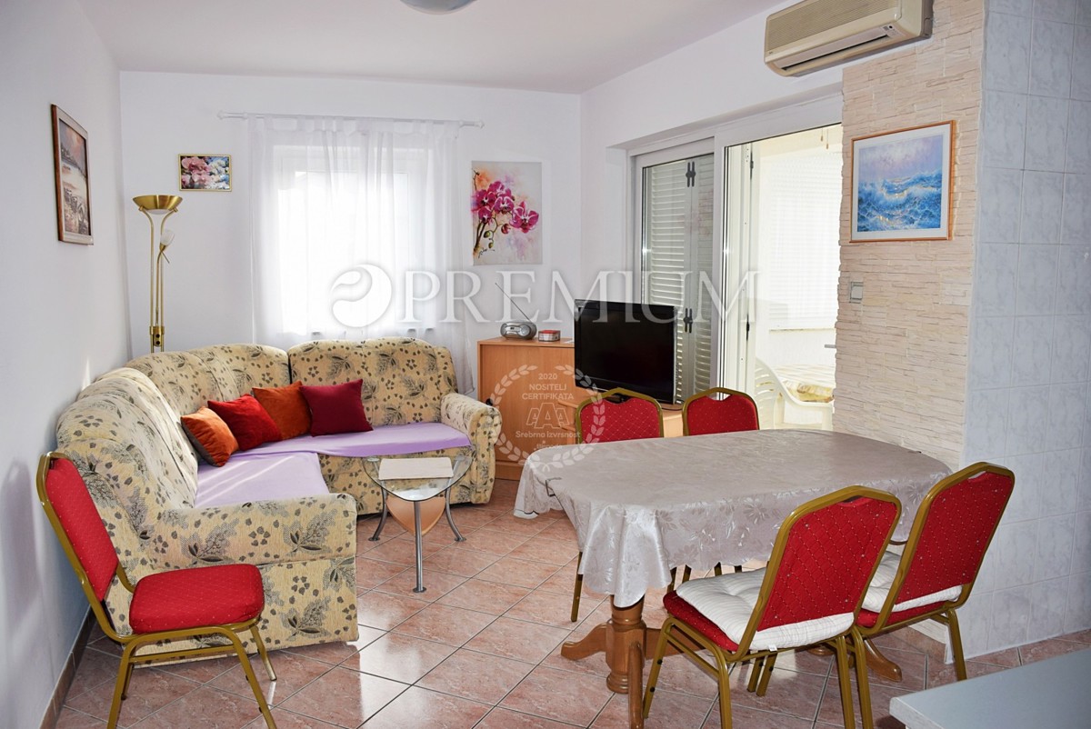 Isola di Krk, dintorni, casa arredata con piscina e giardino