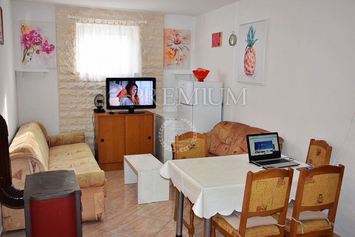 Isola di Krk, dintorni, casa arredata con piscina e giardino