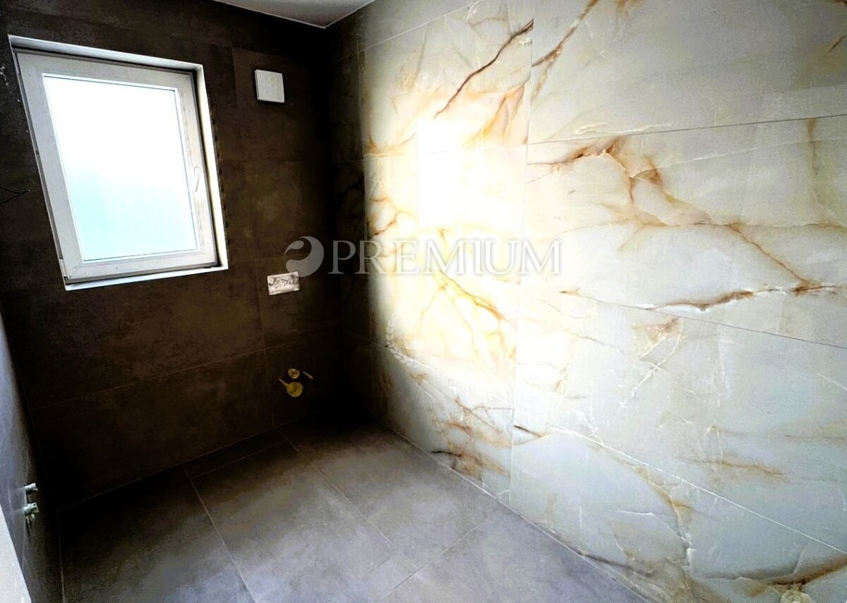 Krk, nuova casa indipendente con piscina!