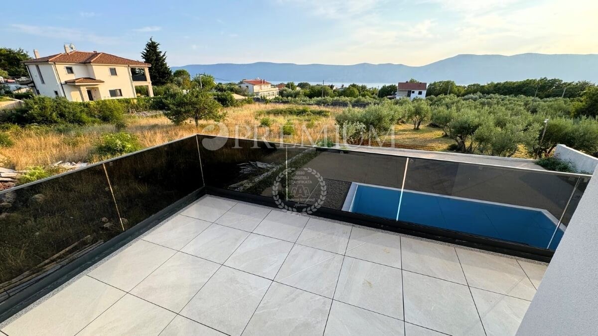 Krk, nuova casa indipendente con piscina!