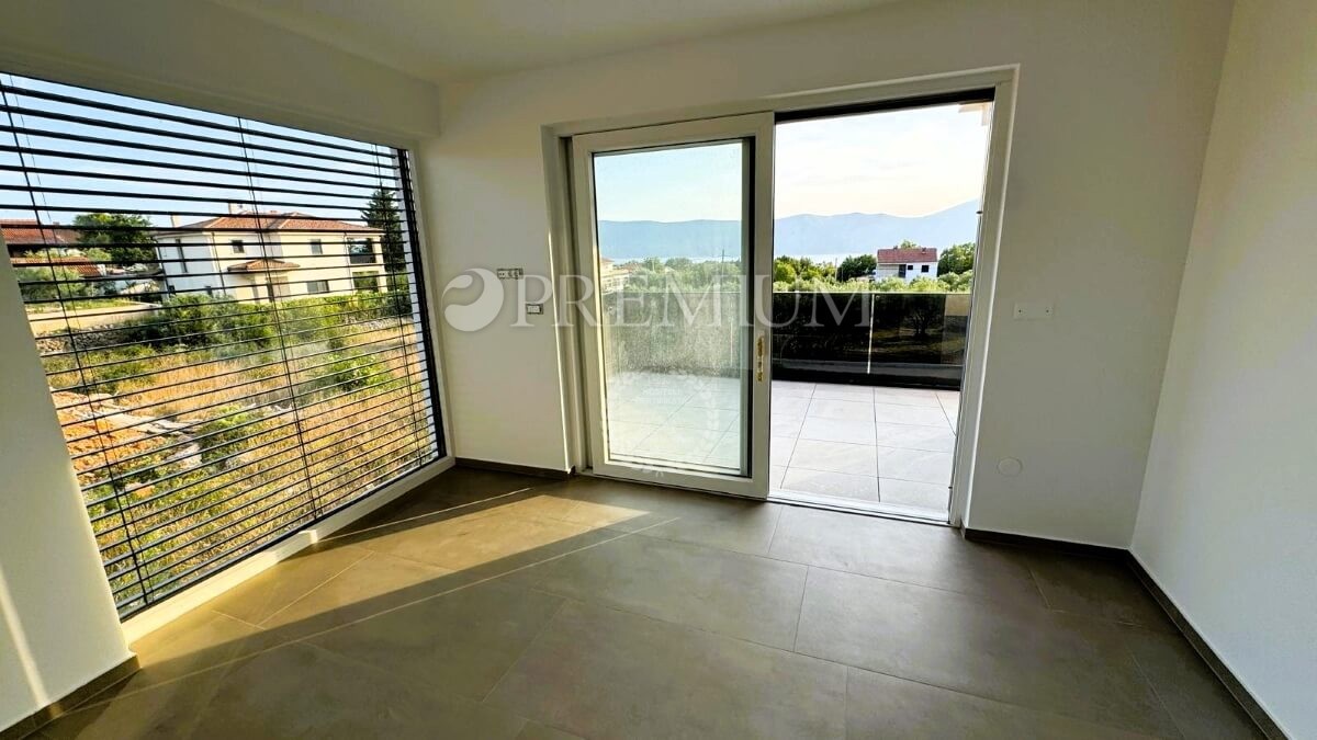 Krk, nuova casa indipendente con piscina!