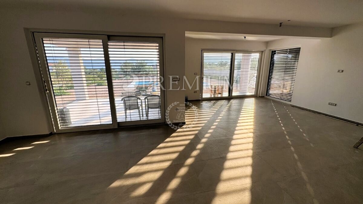 Krk, nuova casa indipendente con piscina!