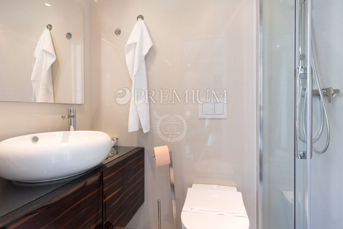 Malinska, Appartamento al piano terra in villa urbana!