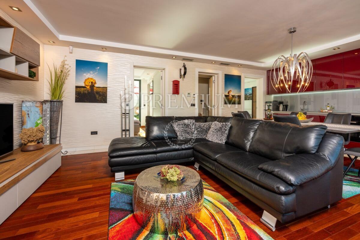 Malinska, Appartamento al piano terra in villa urbana!