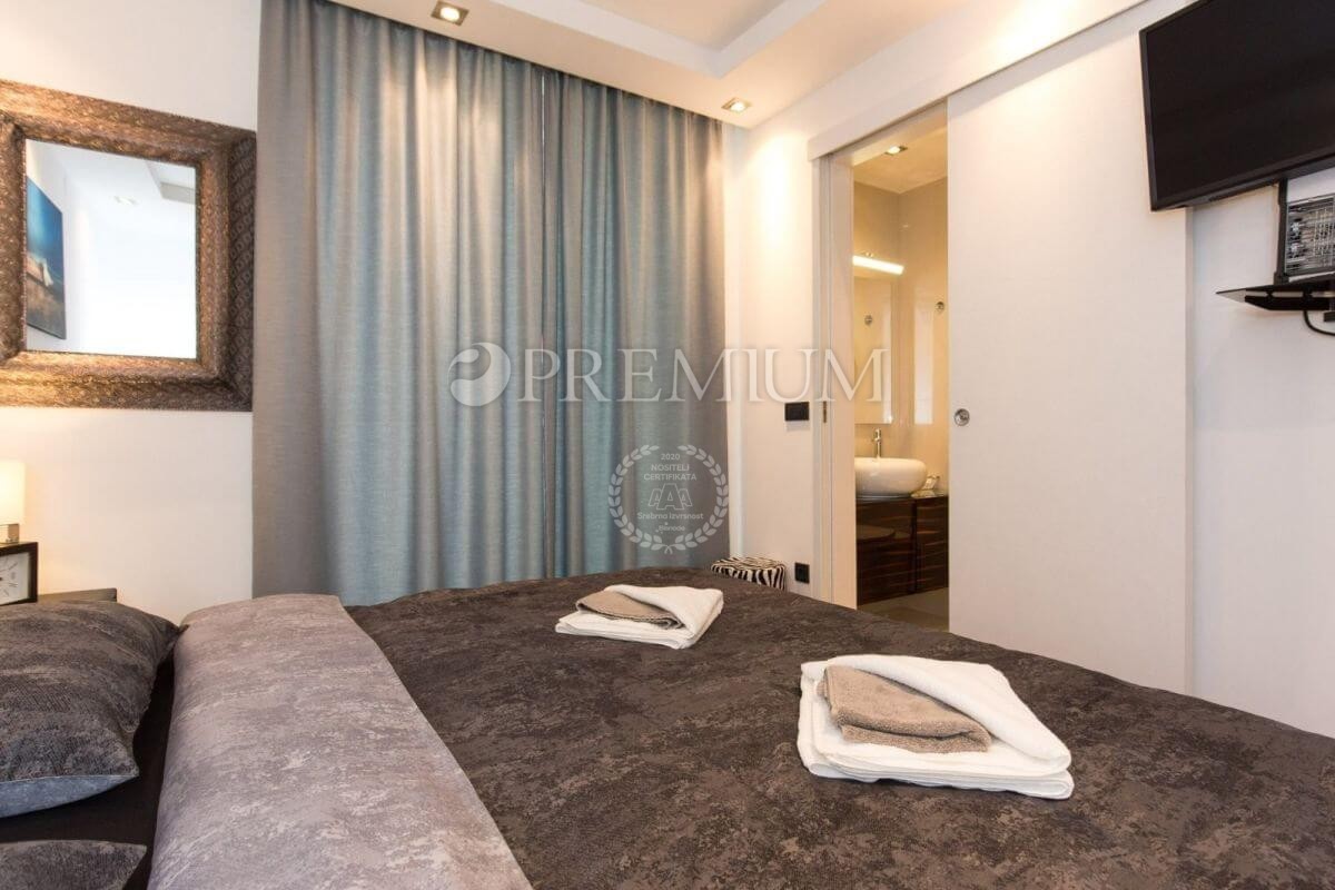 Malinska, Appartamento al piano terra in villa urbana!