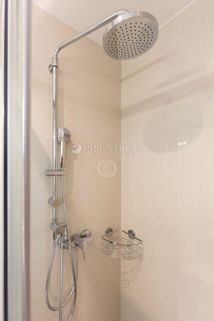 Malinska, Appartamento al piano terra in villa urbana!