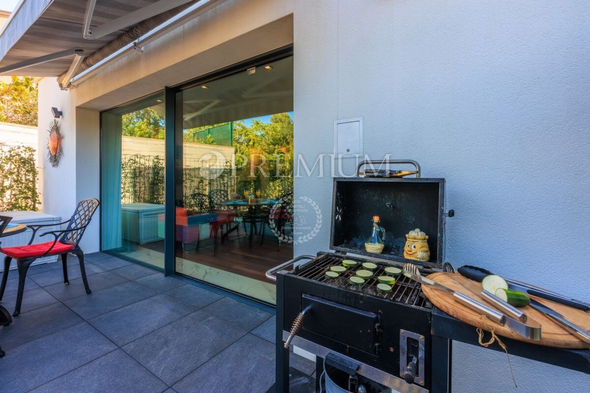 Malinska, Appartamento al piano terra in villa urbana!