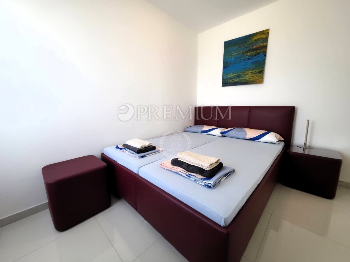 Njivice, 2 appartamenti arredati con vista mare