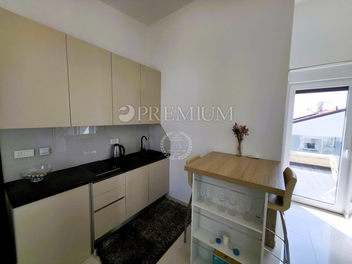 Njivice, 2 appartamenti arredati con vista mare