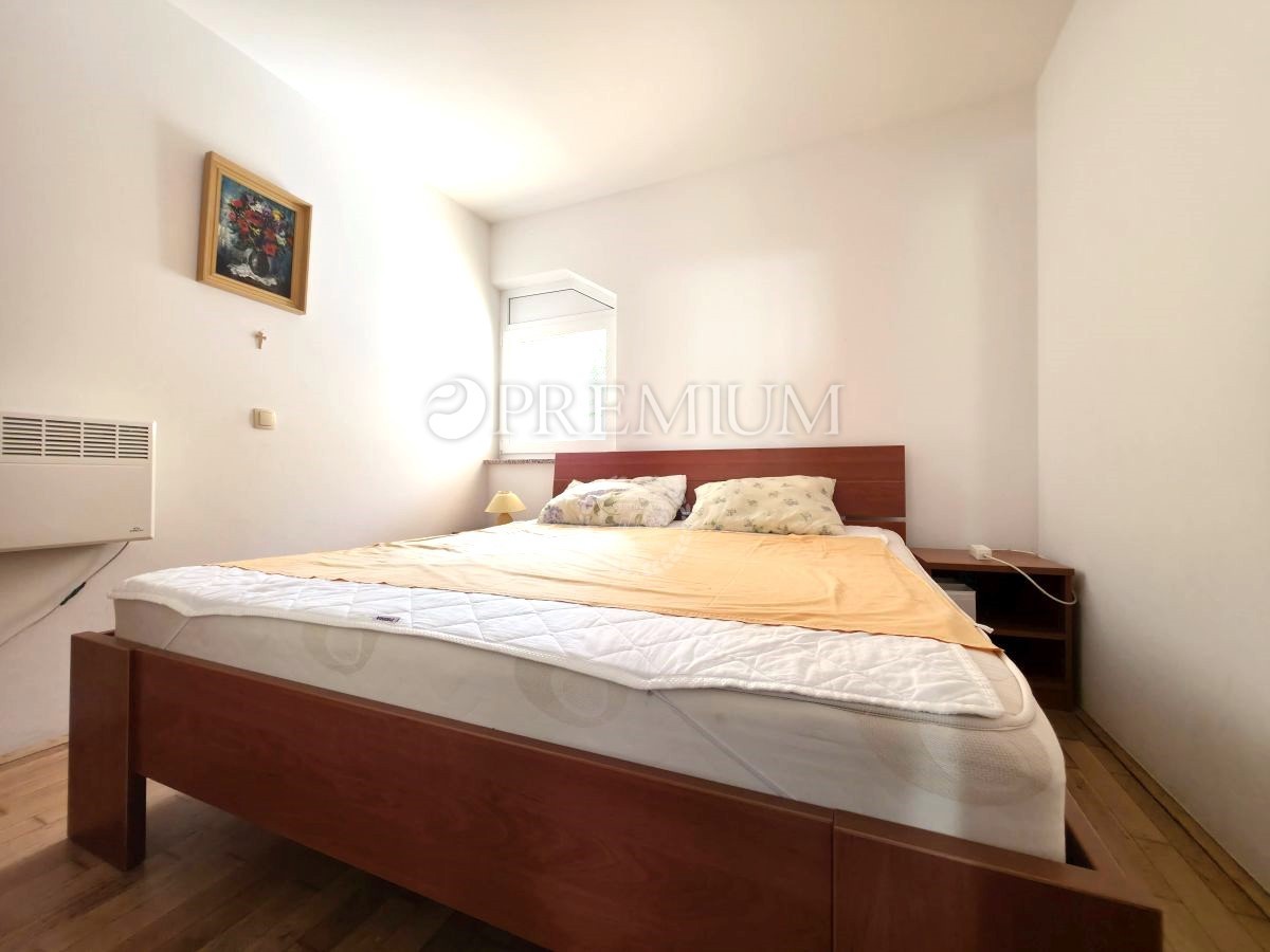 Malinska, Appartamento al Piano Terra con Piscina, a 150 m dal Mare!