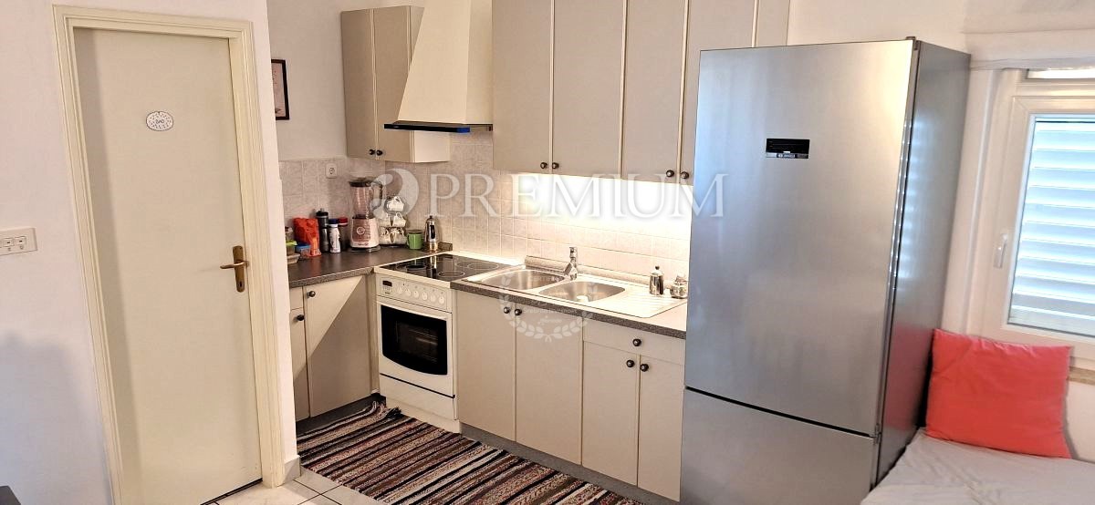 Malinska, appartamento con vista mare, posizione tranquilla!