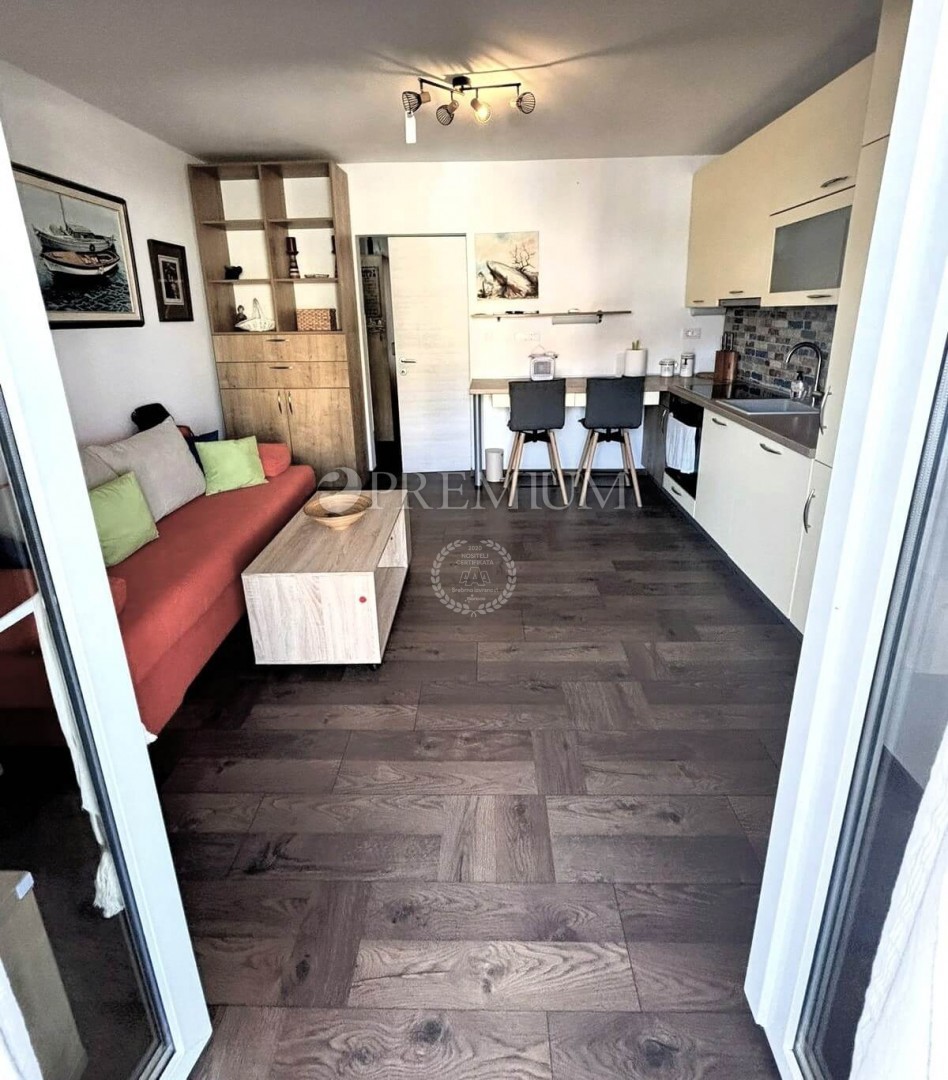 Njivice, appartamento in vendita – ottima posizione!