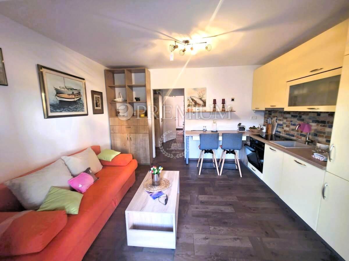 Njivice, appartamento in vendita – ottima posizione!