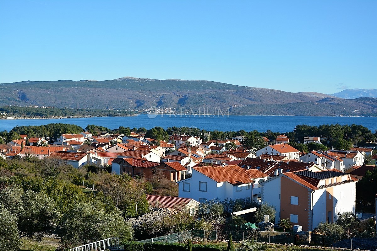 Città di Krk, appartamento in vendita in posizione eccellente con splendida vista sul mare!