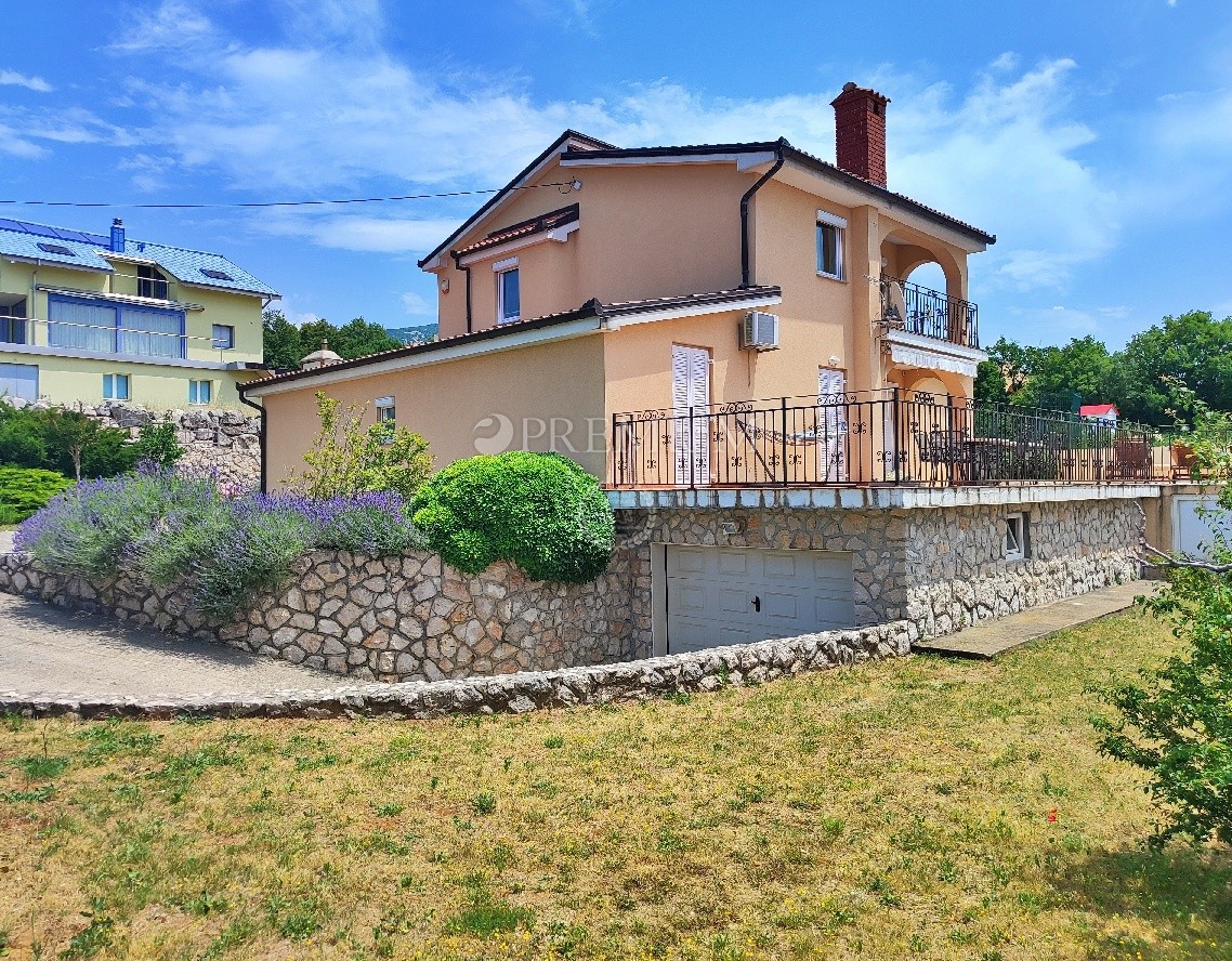 Šmrika, vendita di una casa indipendente con piscina!