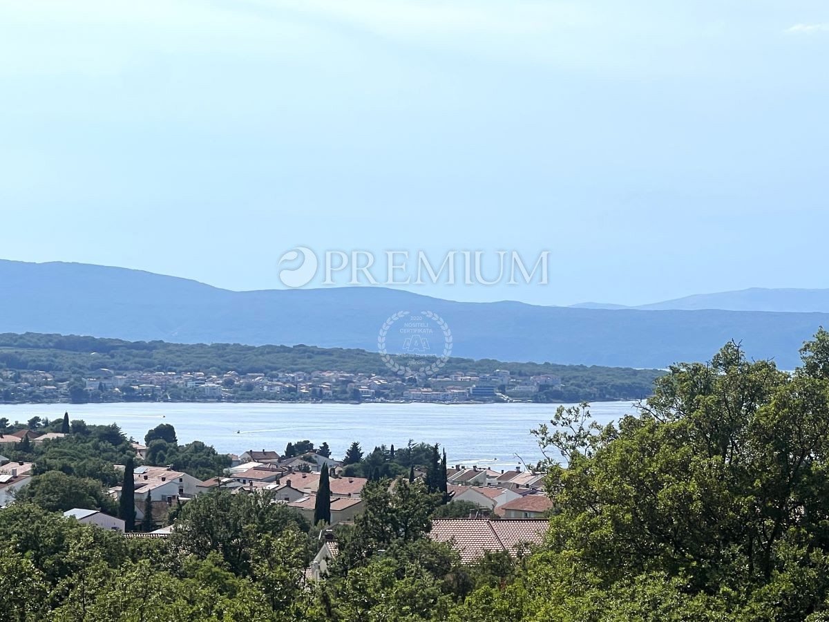 Malinska,casa a schiera con piscina e vista mare.