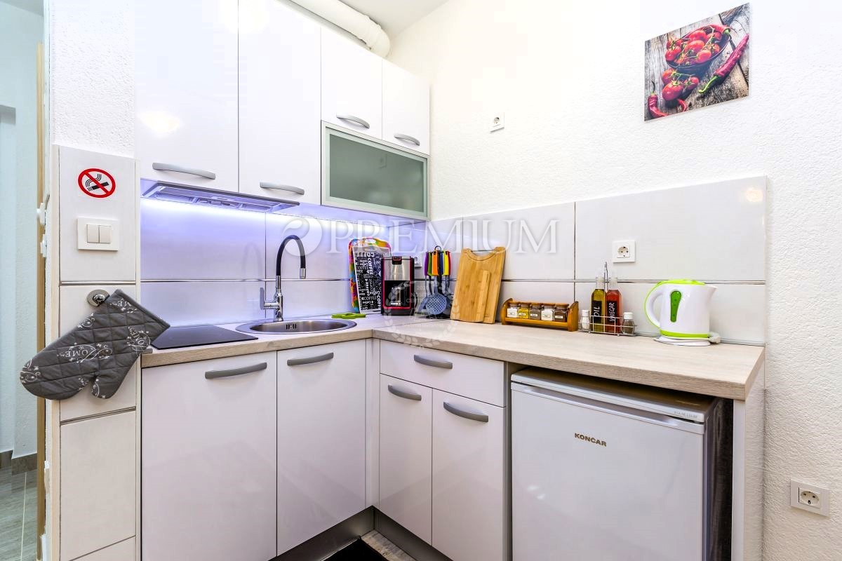 Malinska, appartamento con giardino curato e posto auto!